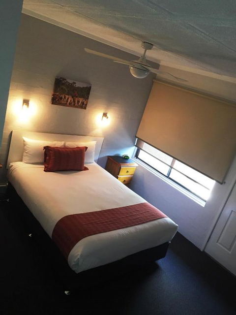 Nicholas Royal Motel - No Pets Allowed - Accommodation Broadbeach 0
