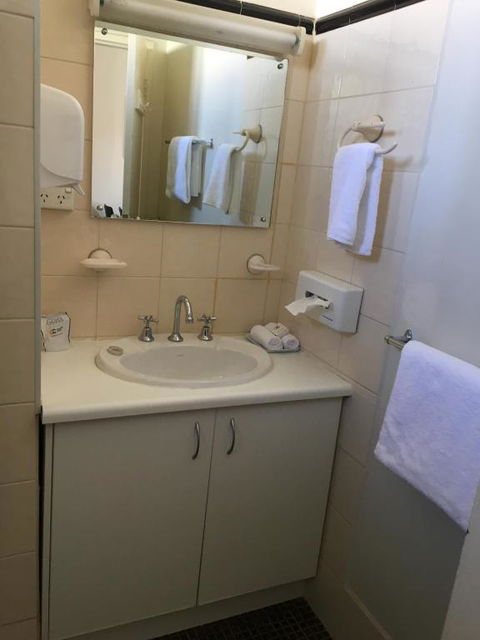 Nicholas Royal Motel - No Pets Allowed - Accommodation Broadbeach 3
