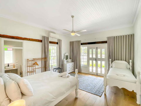 Nine Hunters - Accommodation Broadbeach 1