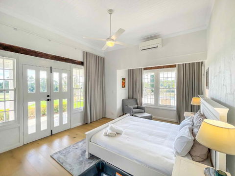 Nine Hunters - Accommodation Broadbeach 2