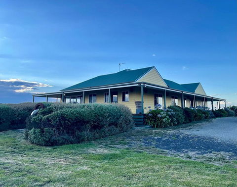 Nirvana Farm House - Accommodation Broadbeach 0