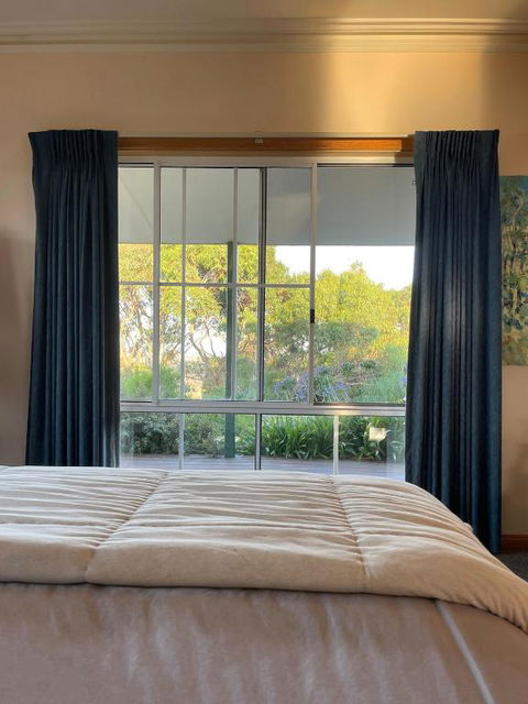 Nirvana Farm House - Accommodation Broadbeach 2