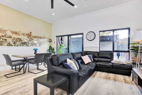 Noir Cottage Glenelg North - Accommodation Broadbeach 1