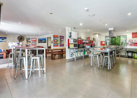 Noosa Flashpackers - Accommodation Broadbeach 1
