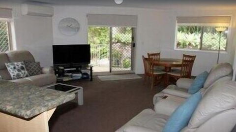 Norfolk Grove Apartment - Hosted By Burleigh Letting - Accommodation Broadbeach 1