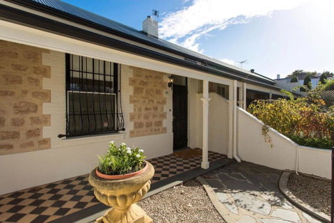 North Adelaide Row Cottage Monte - Accommodation Broadbeach 0