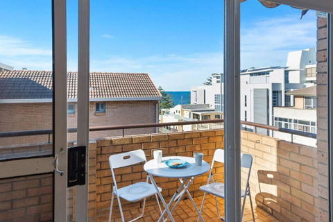 North Beach Escape - Balcony Sunrises And Ocean Walks - Accommodation Broadbeach 0