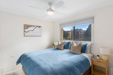 North Beach Escape - Balcony Sunrises And Ocean Walks - Accommodation Broadbeach 3