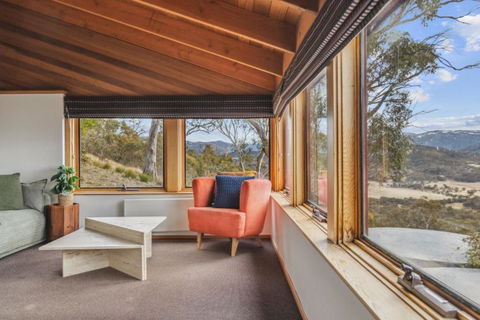 Nowhere Lodge - Accommodation Broadbeach 2