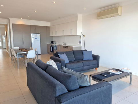 Number 99A - Accommodation Broadbeach 3