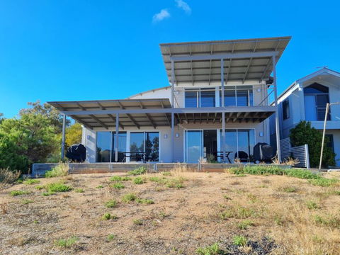 Number 99A - Accommodation Broadbeach 0