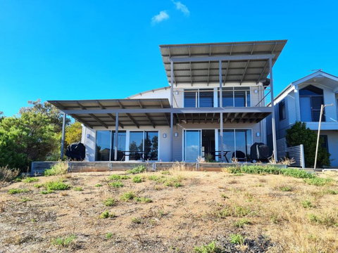 Number 99B - Accommodation Broadbeach 0