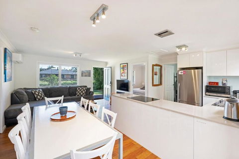 Number Five Beach House - Accommodation Broadbeach 2