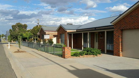 Numurkah Self Contained Apartments - The Saxton - Accommodation Broadbeach 0