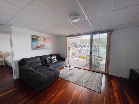Oasis On The Hawkesbury - Water Views - Accommodation Broadbeach 3