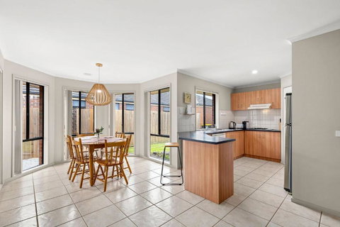 Oasis Springs - Accommodation Broadbeach 2