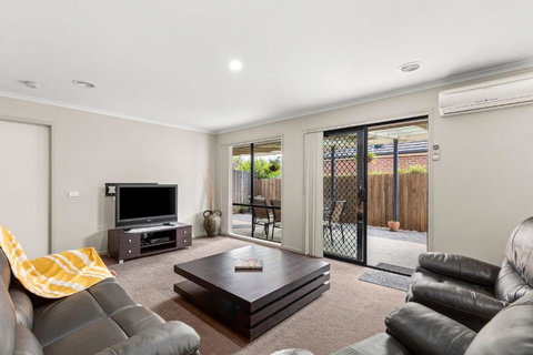 Oasis Springs - Accommodation Broadbeach 3