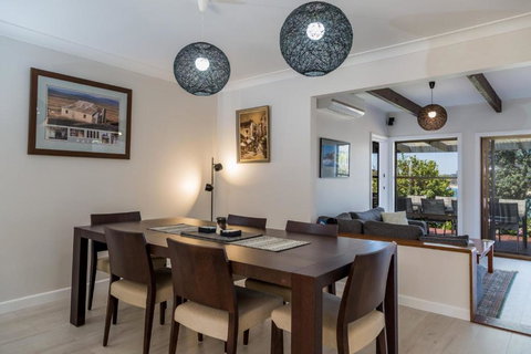 Ocean Breeze - Accommodation Broadbeach 2
