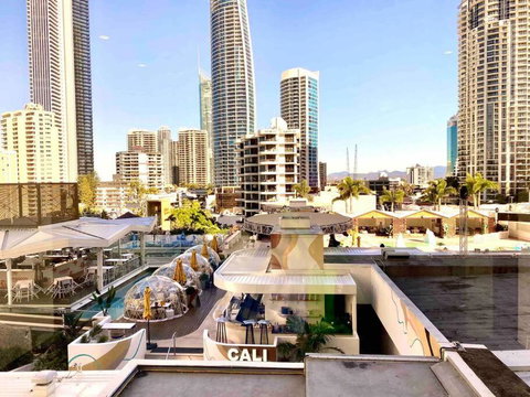Ocean Front Studio, 2beds, Free WI-FI - Accommodation Broadbeach 2