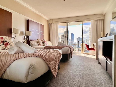 Ocean Front Studio, 2beds, Free WI-FI - Accommodation Broadbeach 1