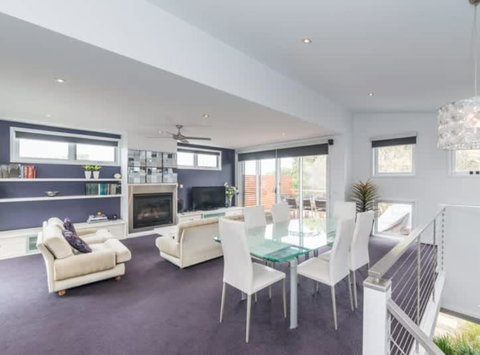 Ocean Grove Beach River & Cafe Lifestyle - Accommodation Broadbeach 1