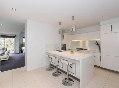 Ocean Grove Beach River & Cafe Lifestyle - Accommodation Broadbeach 2