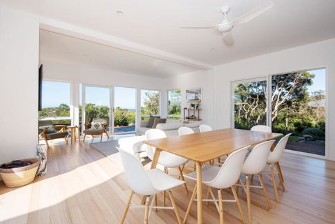 Ocean Panorama Atop The Rye Tea Trees - Accommodation Broadbeach 2