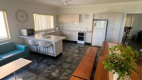 Ocean Parade - Family Friendly - Central Location - Accommodation Broadbeach 1