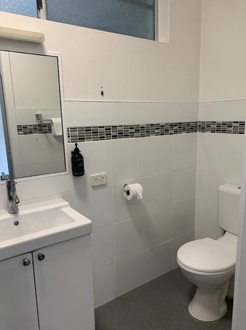 Ocean Shores Motel - Accommodation Broadbeach 2