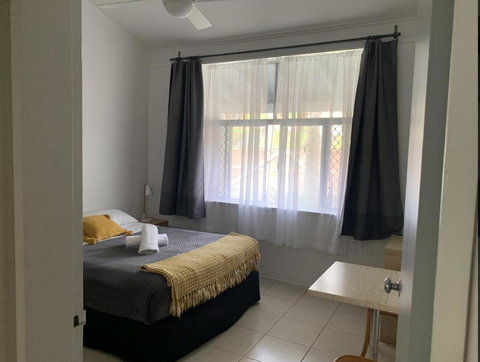 Ocean Shores Motel - Accommodation Broadbeach 1