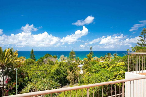 Ocean Terraces Split Level Apartment At The Beach - Accommodation Broadbeach 0