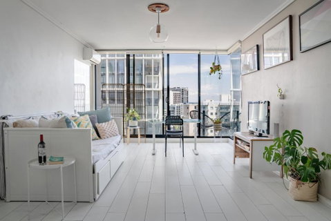 Ocean View Apartment Close To CBD With Indoor Pool. - Accommodation Broadbeach 2