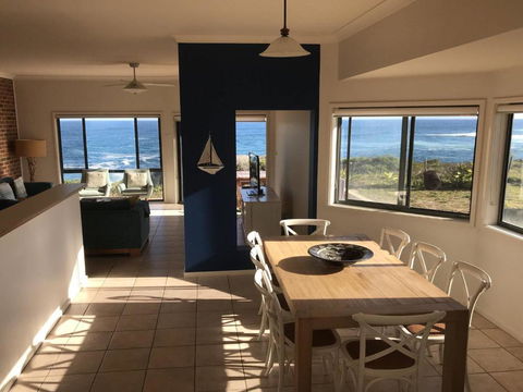 Ocean Views Air Conditioned Luxury With Beautiful Ocean Views - Accommodation Broadbeach 0
