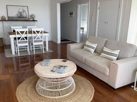 Ocean Views & City Convenience Perfect Getaway - Accommodation Broadbeach 1