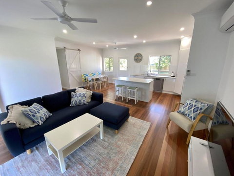 Oceans 12 - Accommodation Broadbeach 2