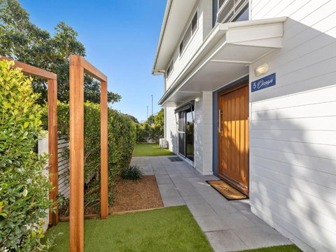 Oceans Five - Beachside Paradise - Accommodation Broadbeach 0