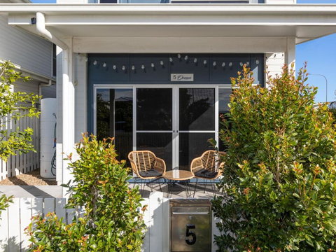 Oceans Five - Beachside Paradise - Accommodation Broadbeach 3