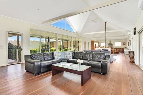 Olives And Vines At Majors Lane - Accommodation Broadbeach 2