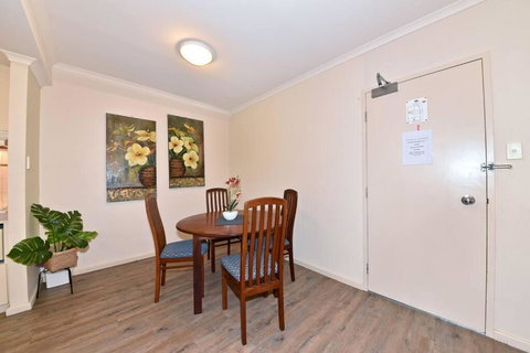 One-Bedroom Cozy Apartment In Perth CBD - Accommodation Broadbeach 1