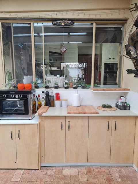 Open Plan Large Home - Accommodation Broadbeach 3