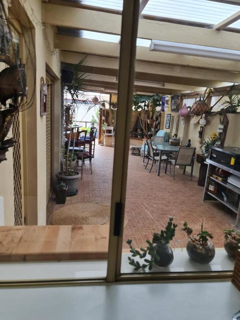 Open Plan Large Home - Accommodation Broadbeach 2