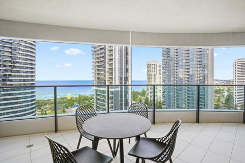 Oracle 2 1907 - Accommodation Broadbeach 2