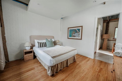 Orchard Cottage - Quiet Farm Escape - Accommodation Broadbeach 1