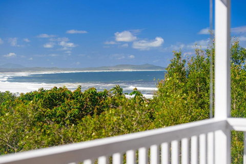 Our Summer House - Accommodation Broadbeach 1