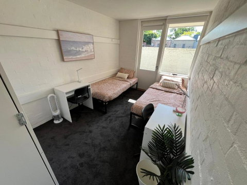 Ozi Village Cardigan - Accommodation Broadbeach 1