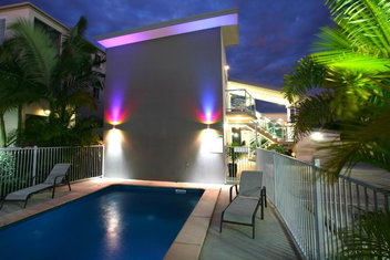 Pacific Coast Motel with Accommodation Broadbeach