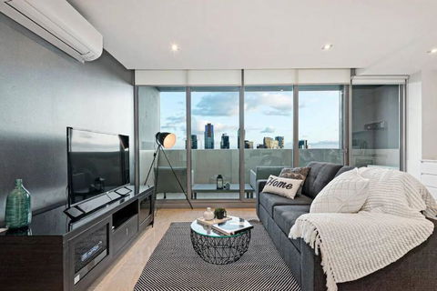One Bedroom Apartment I Parking I River View I Walk To Crown - Accommodation Broadbeach 2
