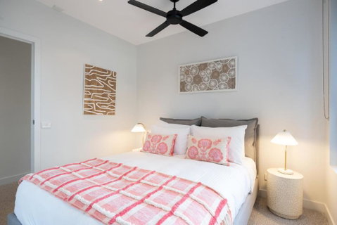 Panoramic View - Albert Park Lake & Shrine Views - Accommodation Broadbeach 3