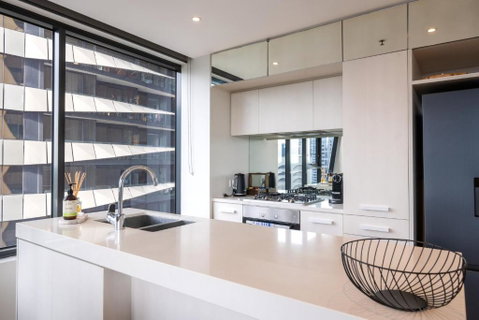 Panoramic View - Albert Park Lake & Shrine Views - Accommodation Broadbeach 2