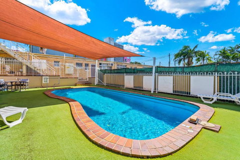Paramount Motel - Accommodation Broadbeach 2